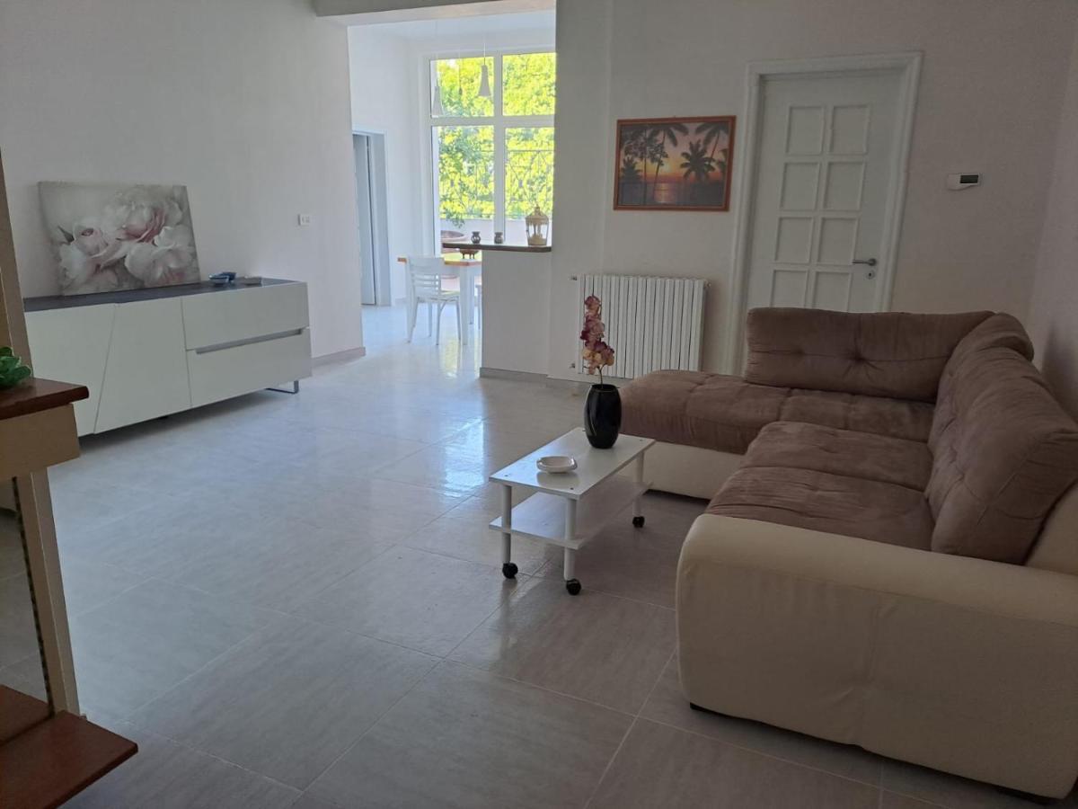 La Casa Del Sole Appartement Sava Buitenkant foto